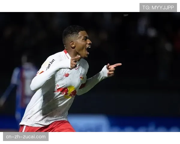 巴甲裁判扎诺维利单场三次误掏黄红牌引争议究竟是失误还是故意