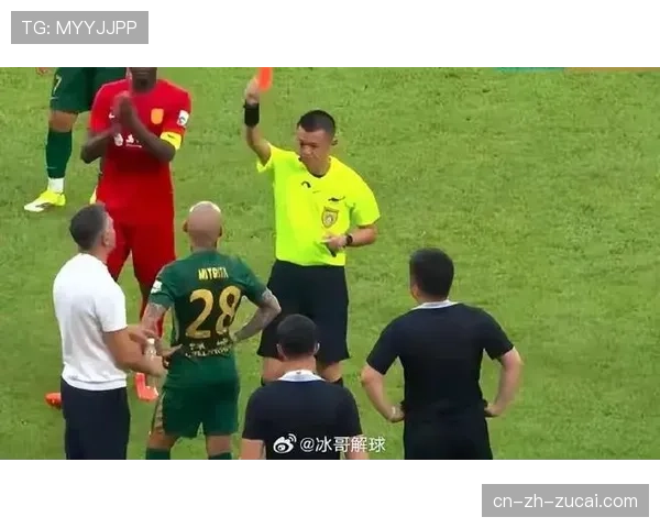 重庆铜梁龙杜月徵红牌罚下 十人应战守住胜果显韧性